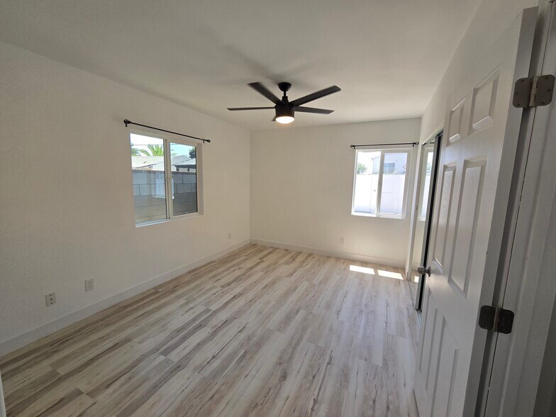 Building Photo - 1658 W 220th St