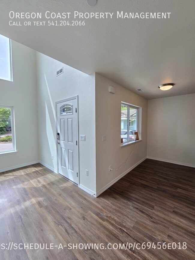 Building Photo - 4822 SW 48th Ct
