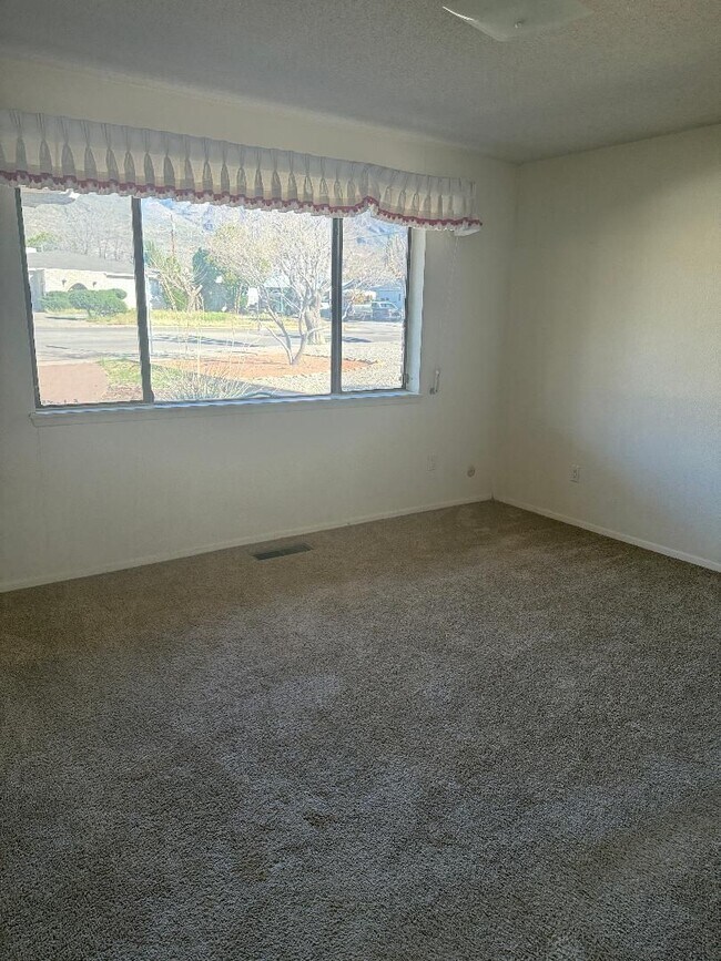 Building Photo - Large Vintage Home Available