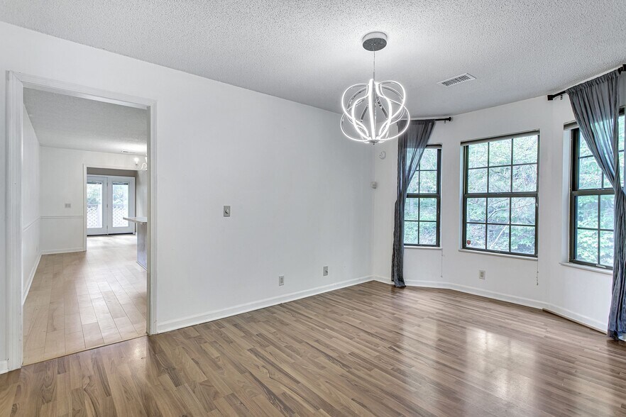 Building Photo - 816 Beazer Ln