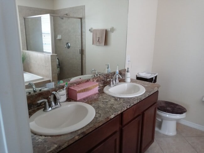 Building Photo - Beautiful 3 Bedroom 2.5  Bath Harmony Home...