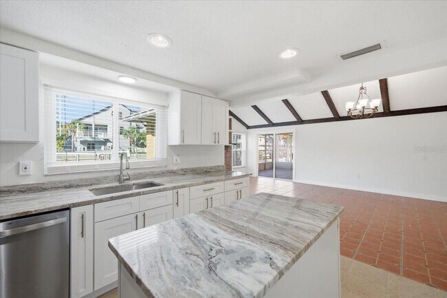 Building Photo - 7527 Hatteras Dr