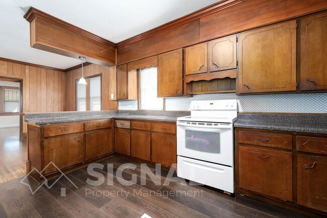 Building Photo - 1618 51st St W