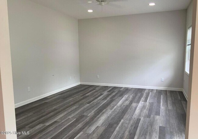 Building Photo - 101 E Rhode Island Ave