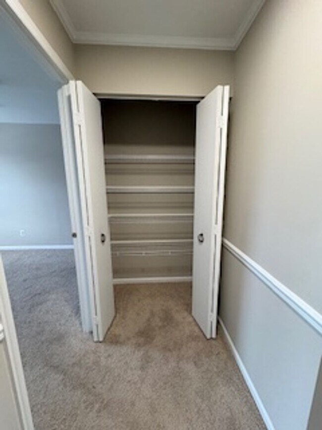 Building Photo - Freshly Renovated Norristown Rental — Bright, Modern & Move-In Ready on Quiet Northridge Drive