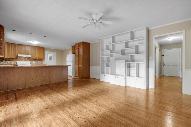 Building Photo - 2507 Waldemar Ln