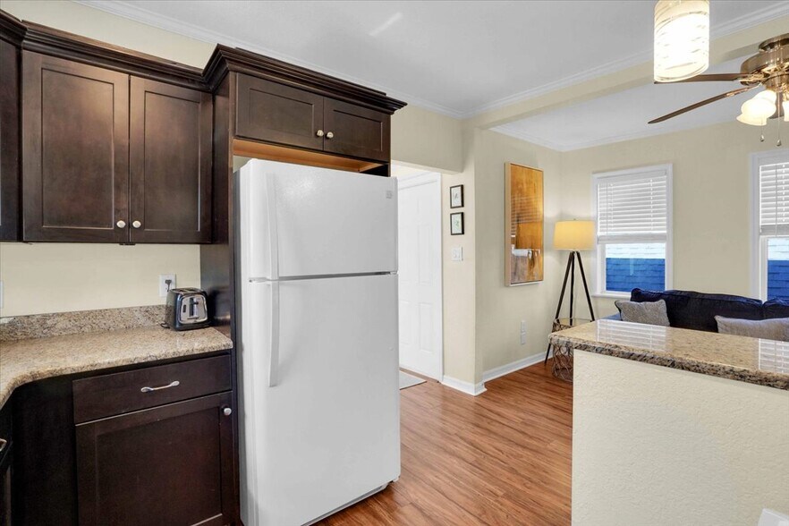 Building Photo - 537 6th St N