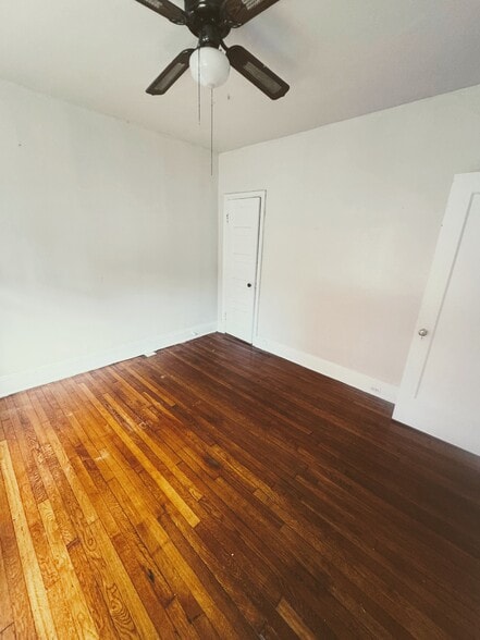 Bedroom 1 (with closet door) - 1424 Grove Ave