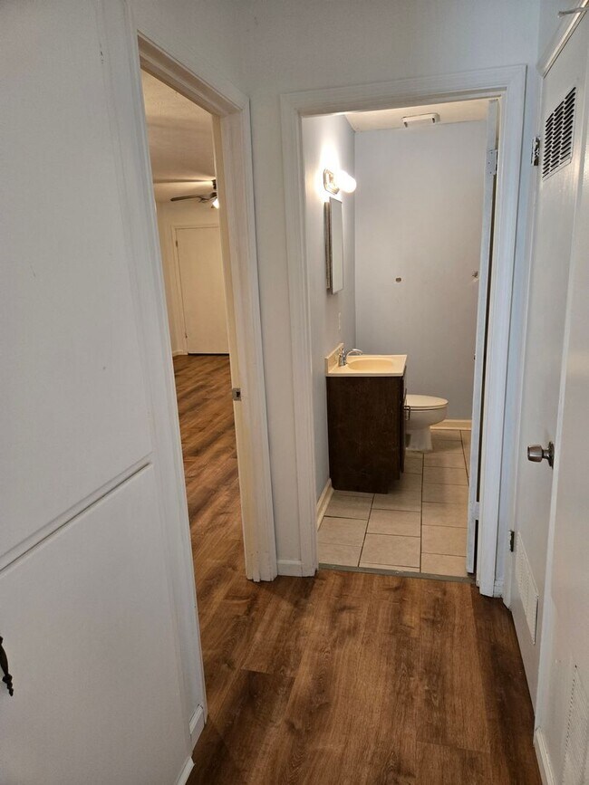 Building Photo - FOR RENT in North Columbus! Available Now!