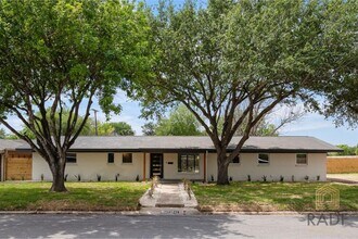 Building Photo - 1713 Hibiscus Ave