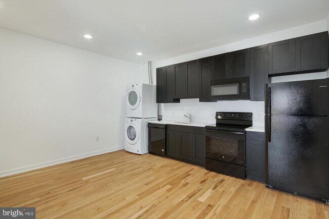 Building Photo - 1918 E Cumberland St