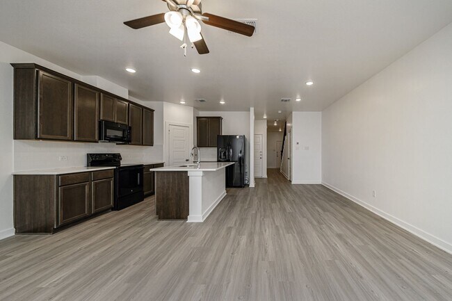 Building Photo - 8433 Adelaide Dr