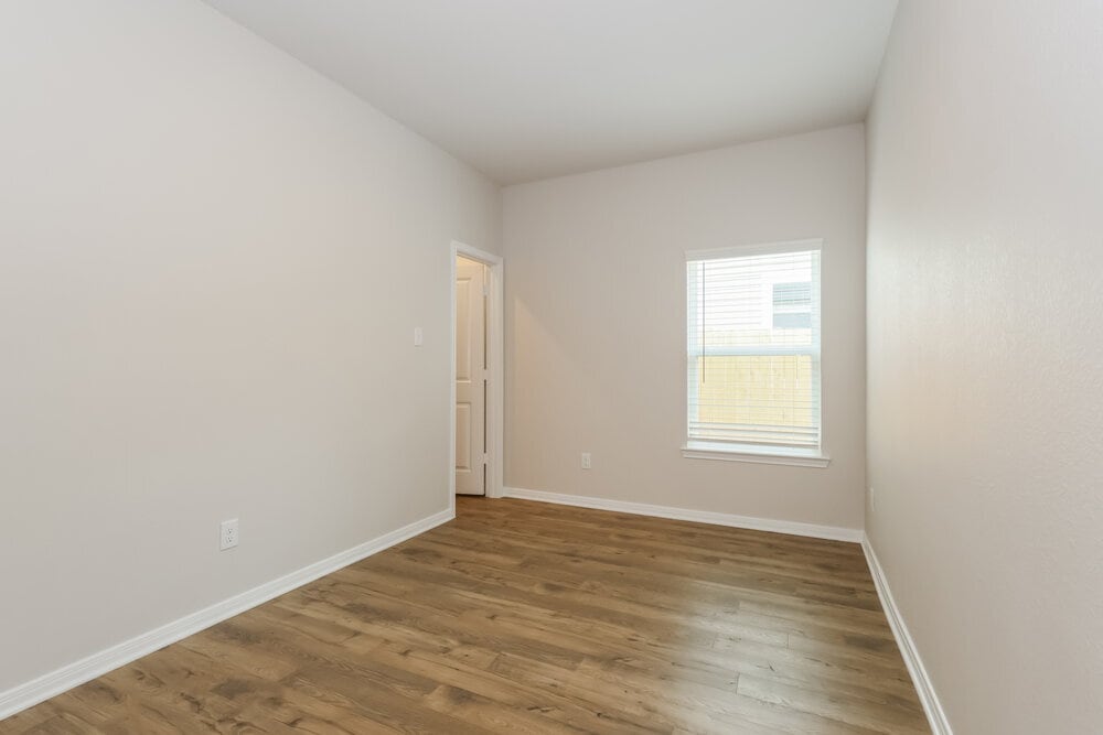 Building Photo - 15648 Plum Brk Dr