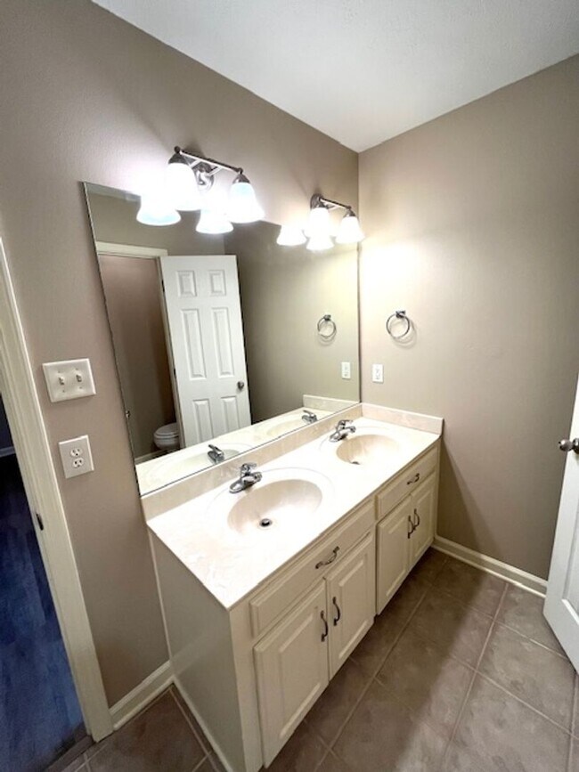 Building Photo - Nice 3 bedroom 2 bathroom Cabot, Arkansas Home