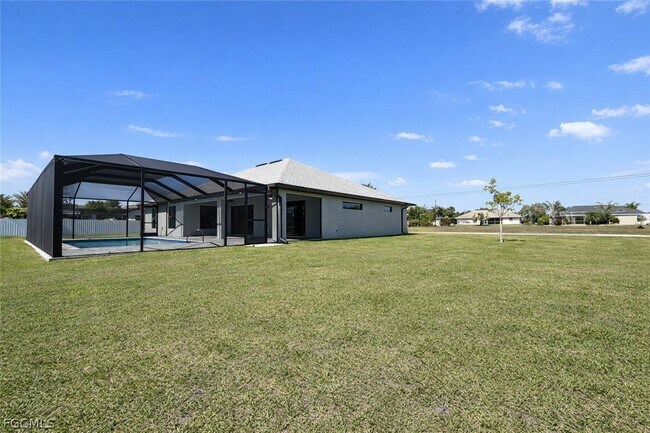 Building Photo - 224 SE 13th Terrace