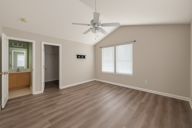 Building Photo - 5119 Silabert Ave