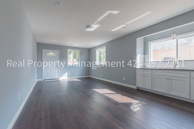 Building Photo - 1354 E 23rd St