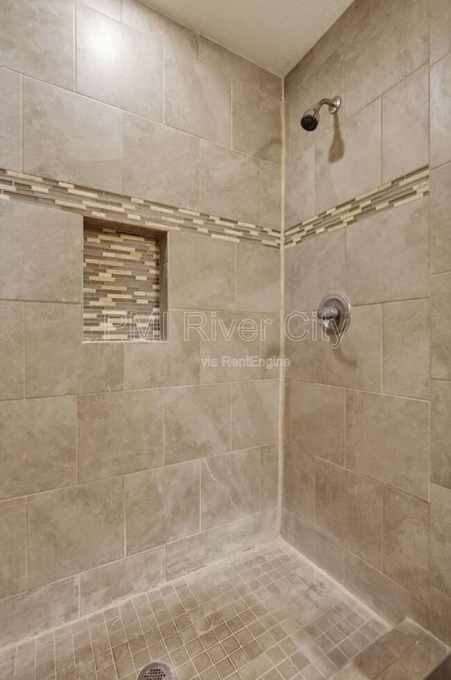 Building Photo - 7608 Rain Forest Dr N