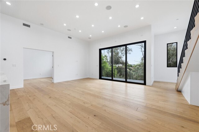 Building Photo - 6565 Pickwick St