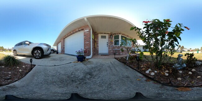 Building Photo - 137 Magnolia St