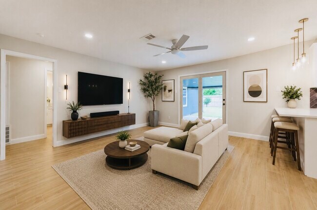 Building Photo - 3538 Truxton Dr