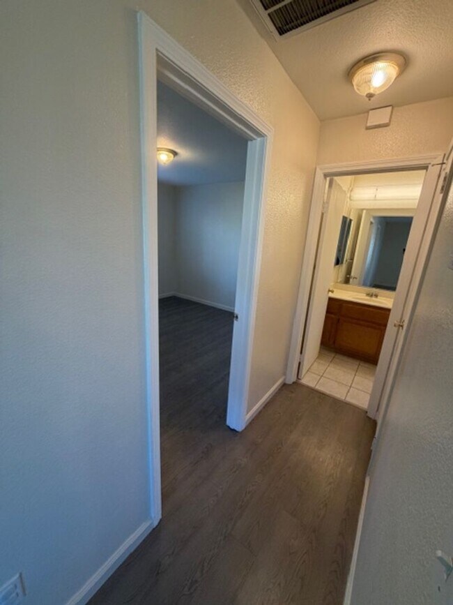 Building Photo - 7585 Twin Oaks Ave