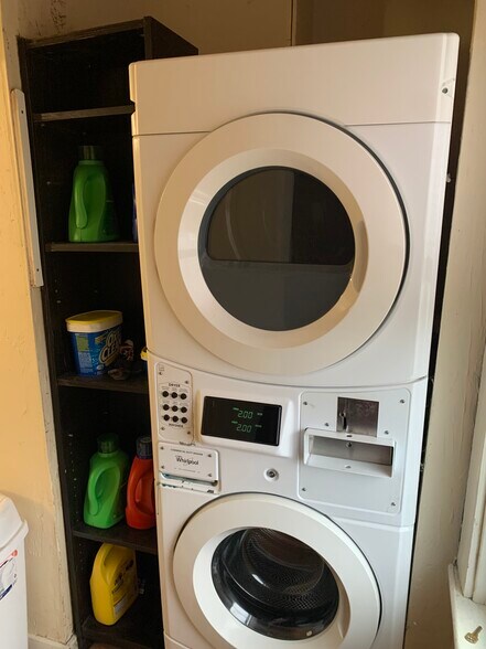 Shared Laundry - 5 Cordage St