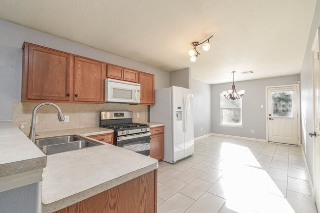 Building Photo - 8203 Nagy Hill St