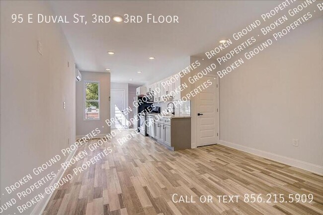 Building Photo - 95 E Duval St