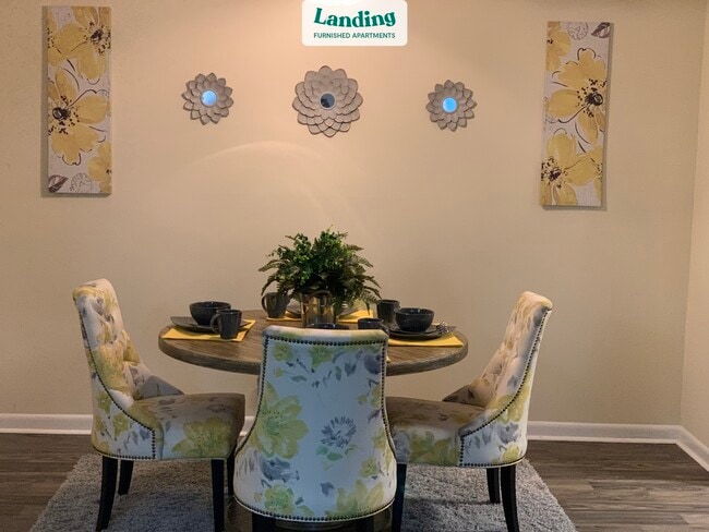 Building Photo - 595 Hicks Rd