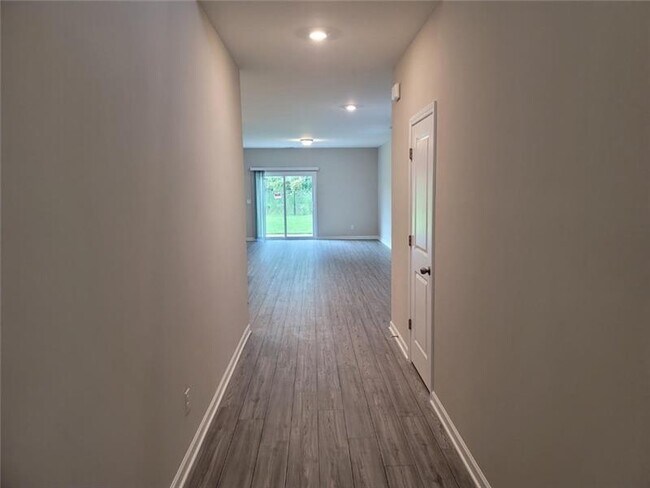 Building Photo - 140 Grey Falcon Ave