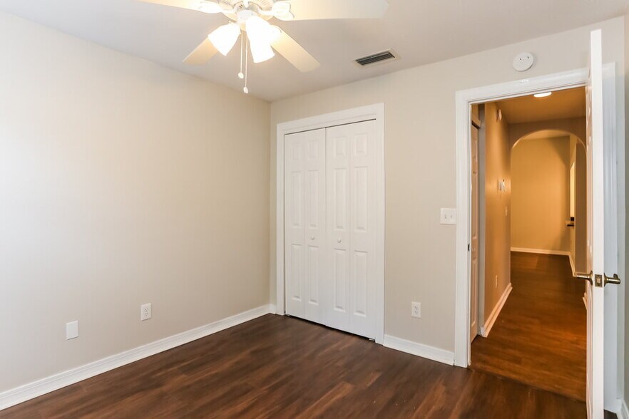 Building Photo - 11340 Trotting Horse Ln S