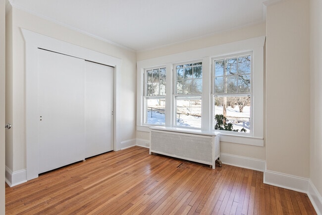 Building Photo - 32 Bartlett Ave