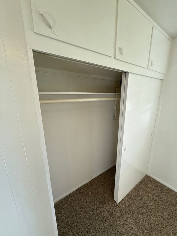 Building Photo - 580 Ford St SE