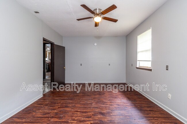 Building Photo - 6601 Bay Cir Dr