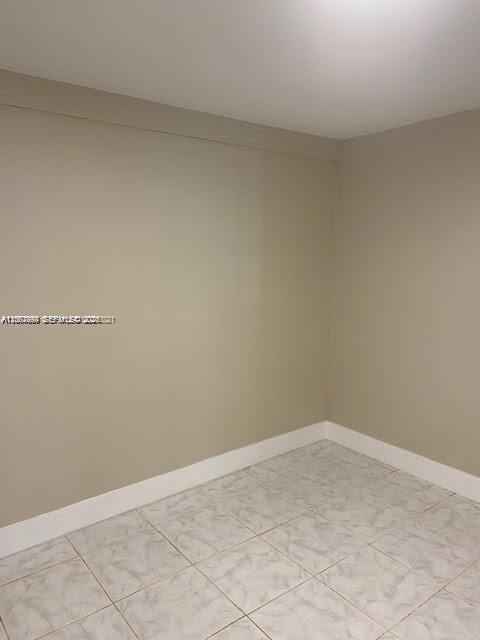 Building Photo - 643 W 68th St