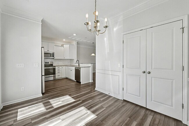 Building Photo - 342 Silverdrop St