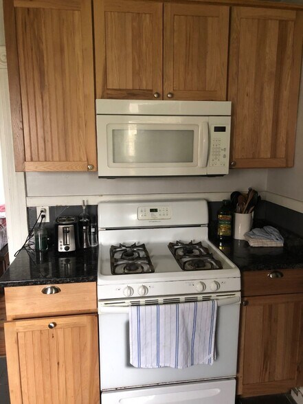 kitchen 4 - 43 Nichols Ave