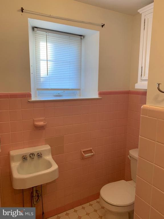 Building Photo - 501 E Philadelphia Ave