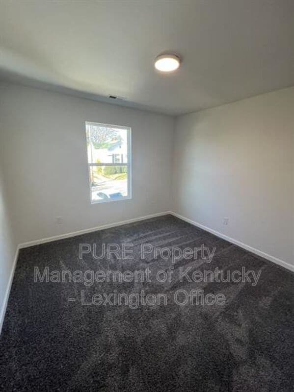 Building Photo - 1216 Pleasant St