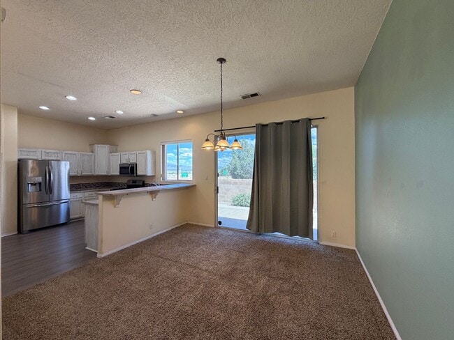 Building Photo - Contemporary 3 Bedroom 2 Bathroom Home Located In NW Albuquerque!