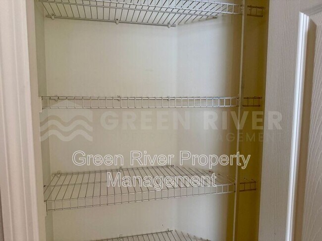 Building Photo - 204 Augusta Cir