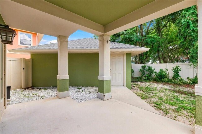 Building Photo - 2403 S Shine Ave