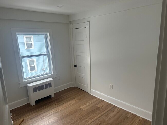 Building Photo - 124 First St