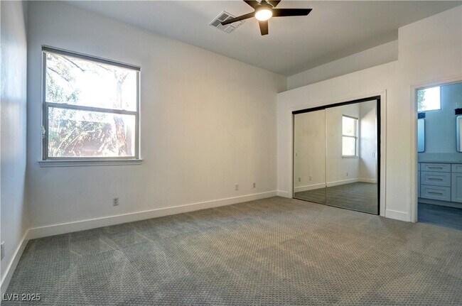 Building Photo - 10013 Alegria Dr