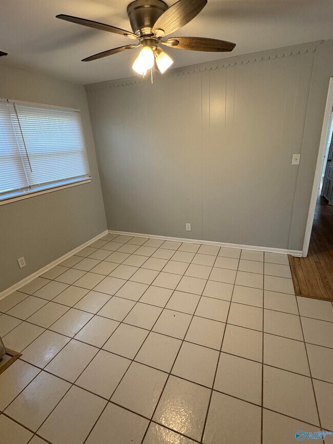 Building Photo - 3610 Williamsburg Dr NW