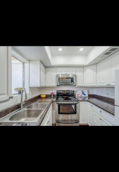 Building Photo - 17241 N 16th Dr