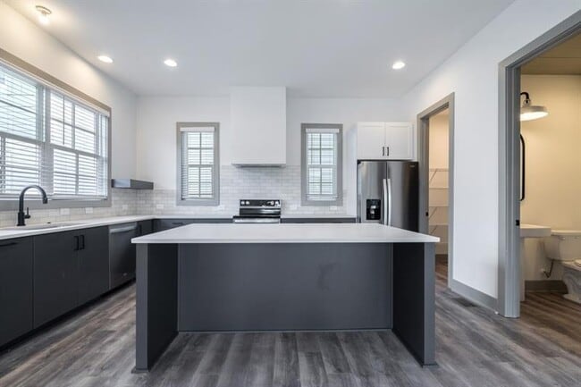 Building Photo - 42 Becker Pl NW