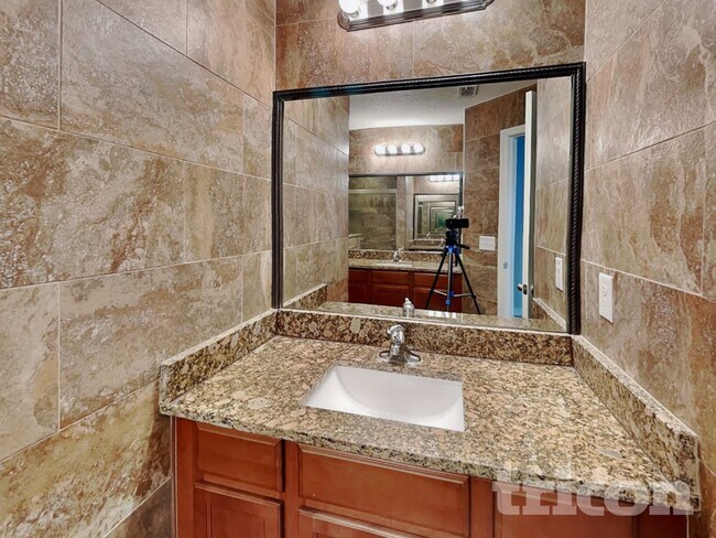 Building Photo - 591 Swallowtail Dr