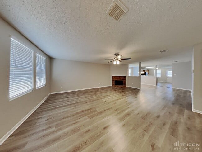 Building Photo - 8403 Bacury Rd